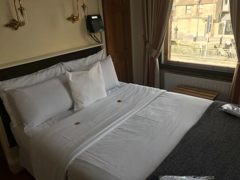 Hostal Leeson Lodge House