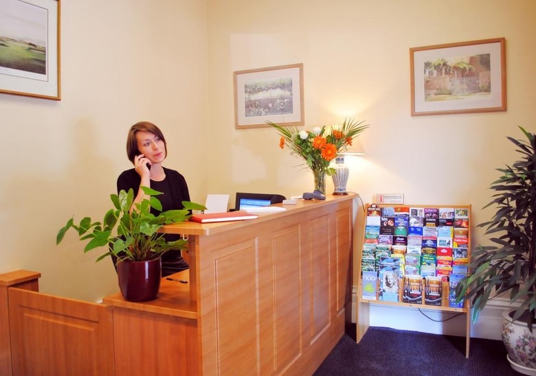 Hostal Morehampton Townhouse