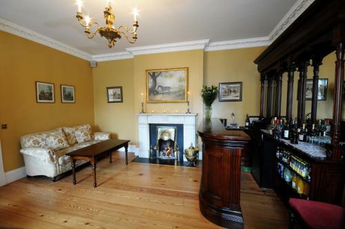 Hostal Ashbrook Arms Townhouse And Restaurant
