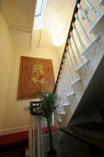 Hostal Ashbrook Arms Townhouse And Restaurant