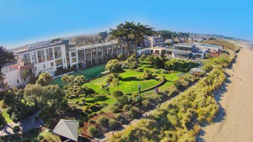 Kelly's Resort Hotel & Spa