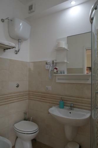 Hostal F.rooms Napoli