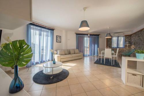 Marina Del Cantone Villa Sleeps 8 With Pool And Air Con