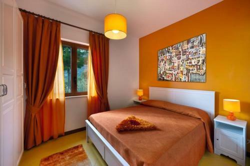 Marina Del Cantone Villa Sleeps 8 With Pool And Air Con
