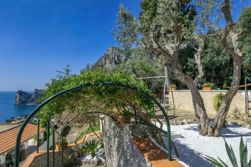 Villa In Nerano Sleeps 8 With Pool Air Con And Wifi