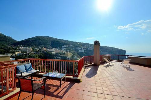 Seiano Apartment Sleeps 5