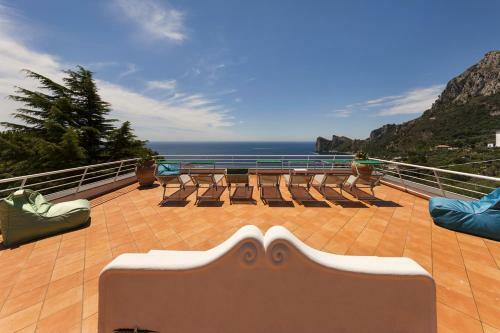 Nerano Villa Sleeps 14 With Pool