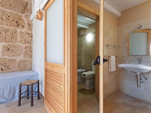Rustic Farmhouse In Noto With Swimming Pool