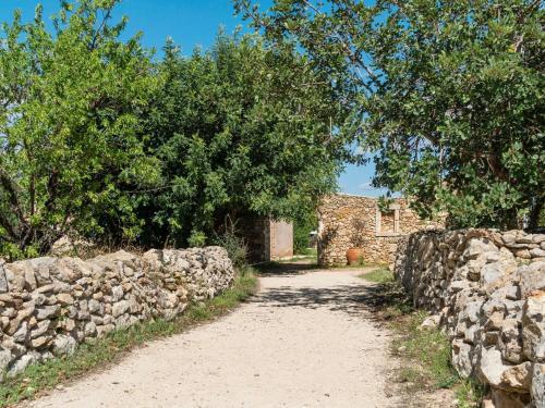 Rustic Farmhouse In Noto With Swimming Pool