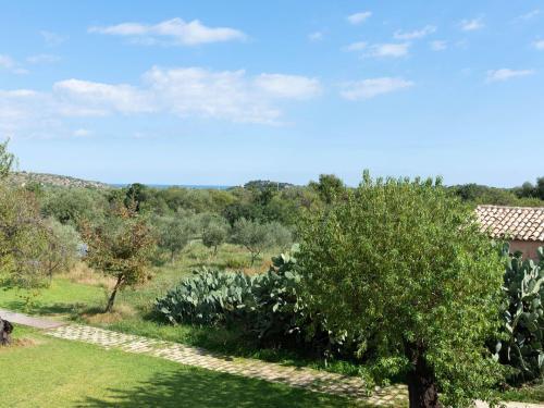 Rustic Farmhouse In Noto With Swimming Pool