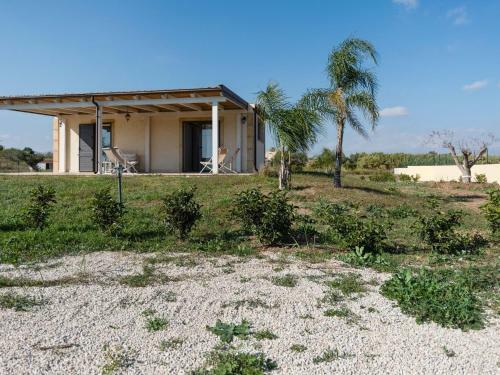 Comfy Villa In Noto With Garden