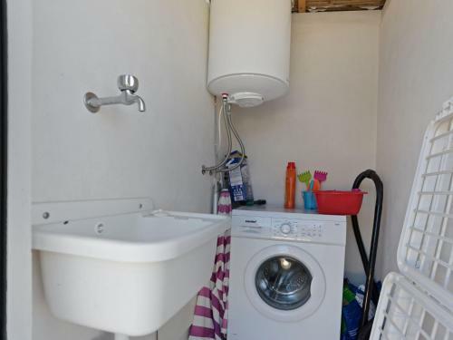 Comfy Villa In Noto With Garden