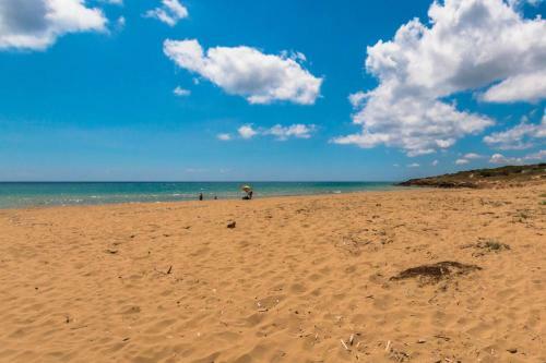 Apartamento Nesthome On The Sandy Beach With Parking Wifi