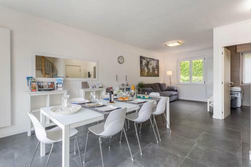 New Eleven Apartment On Como Lake