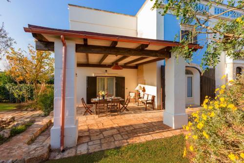 Certosa Villa Sleeps 12 With Pool And Air Con
