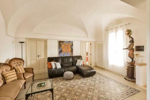 Certosa Villa Sleeps 12 With Pool And Air Con