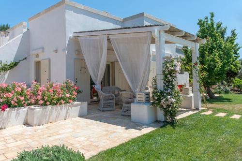 Traghetto Villa Sleeps 6 With Pool