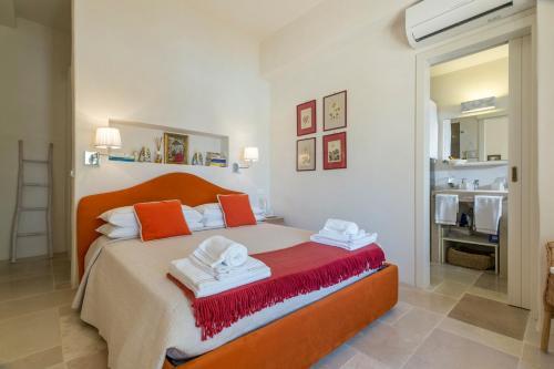 Traghetto Villa Sleeps 6 With Pool