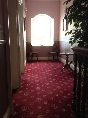 Bed & Breakfast Admiralty House