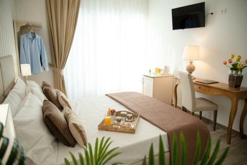 Hostal Porta Aragonese Luxury Rooms