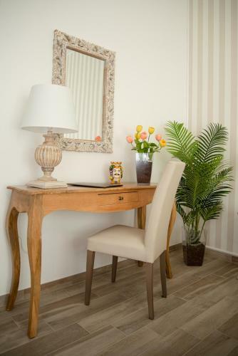 Hostal Porta Aragonese Luxury Rooms