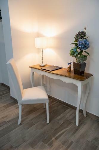 Hostal Porta Aragonese Luxury Rooms