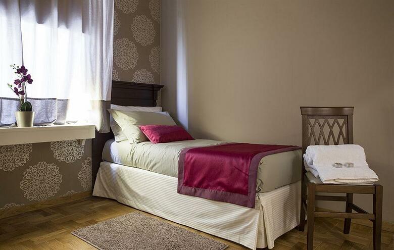 Smart Hotel Gallery House