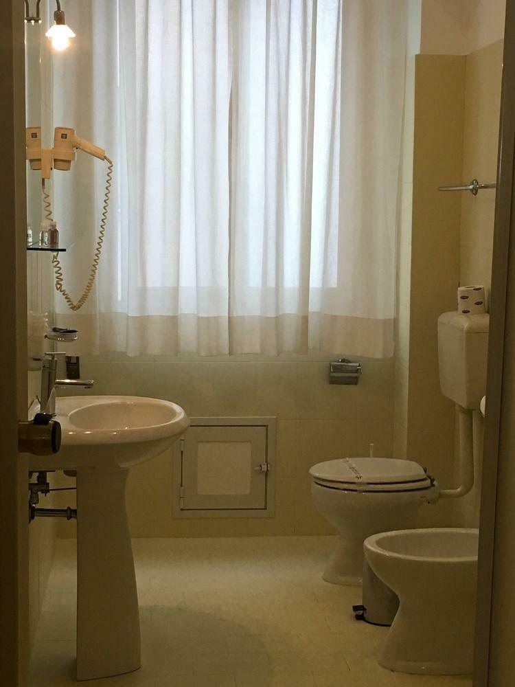 Smart Hotel Gallery House