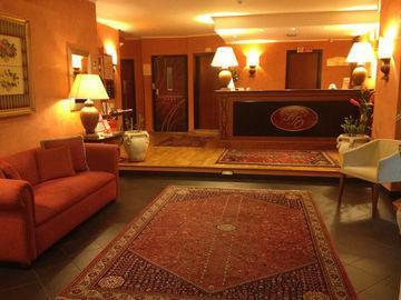 Smart Hotel Gallery House