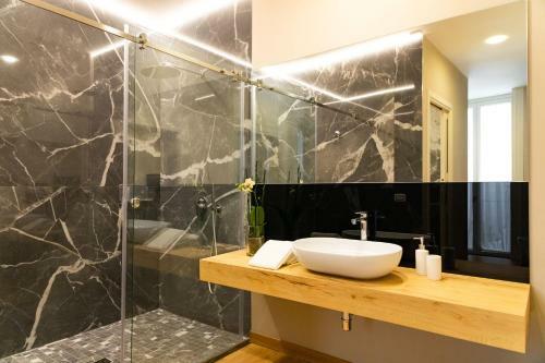 Hostal Divisi Suites