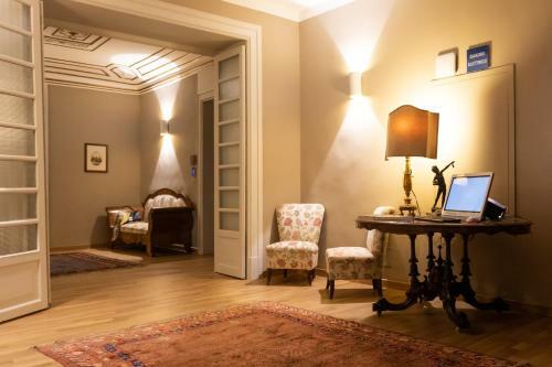 Hostal Divisi Suites