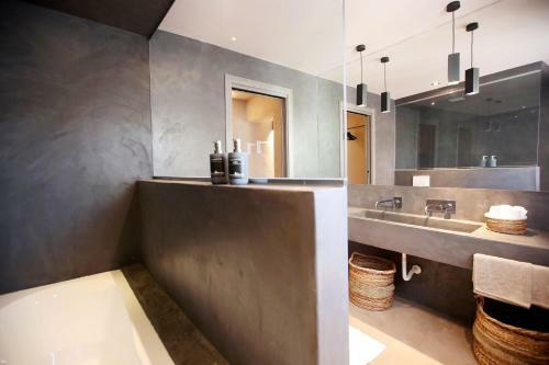 Hotel Casa Nostra Luxury Suites