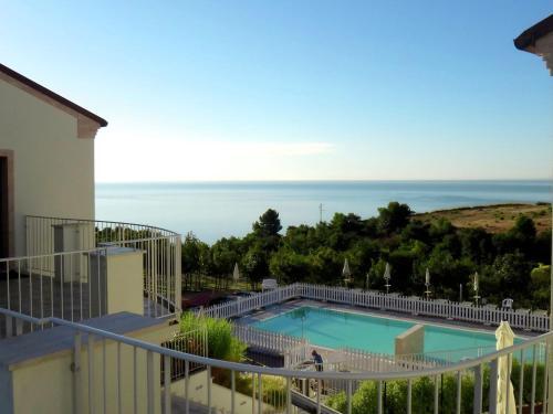 Modern Eco-friendly Apartment Steps Away From The Sea And Nature