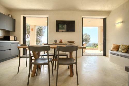 Piccante Deluxe Seaview