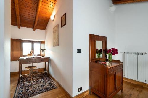 Cozzarelle Villa Sleeps 8 With Pool And Wifi