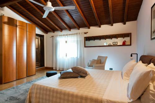 Cozzarelle Villa Sleeps 8 With Pool And Wifi