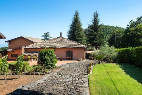 Cozzarelle Villa Sleeps 8 With Pool And Wifi