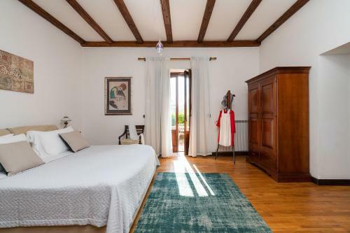 Cozzarelle Villa Sleeps 8 With Pool And Wifi