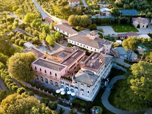 Splendid Mansion In Perugia With Garden
