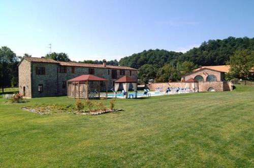 Apartment In Pian Di San Martino Sleeps 4 With Pool