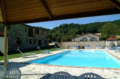 Apartment In Pian Di San Martino Sleeps 4 With Pool