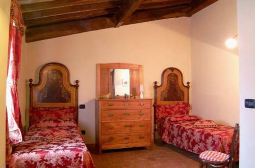 Apartment In Pian Di San Martino Sleeps 4 With Pool