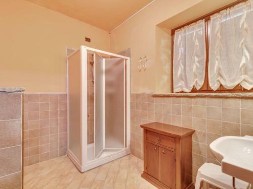 Stylish Villa In Piandimeleto With Swimming Pool