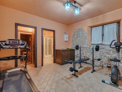 Stylish Villa In Piandimeleto With Swimming Pool