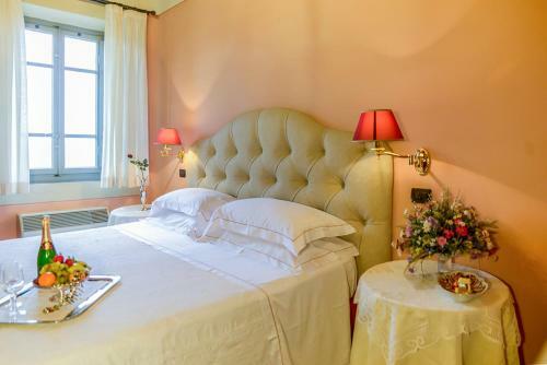 San Colombano Villa Sleeps 20 With Pool And Air Con