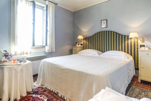 San Colombano Villa Sleeps 20 With Pool And Air Con