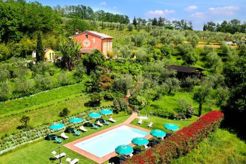 San Colombano Villa Sleeps 20 With Pool And Air Con