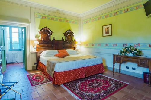 San Colombano Villa Sleeps 22 With Pool And Air Con
