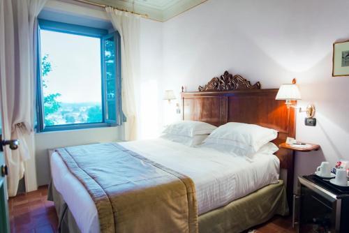 San Colombano Villa Sleeps 22 With Pool And Air Con