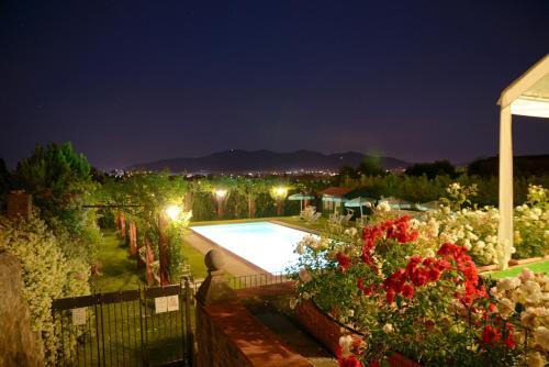 San Colombano Villa Sleeps 22 With Pool And Air Con